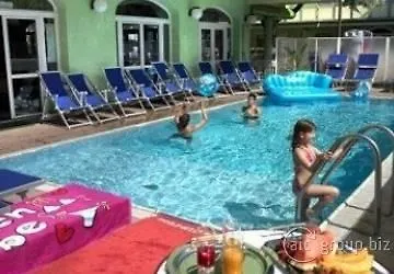 Residence Eurogarden Ρίμινι Ξενοδοχείο με διαμερίσματα
